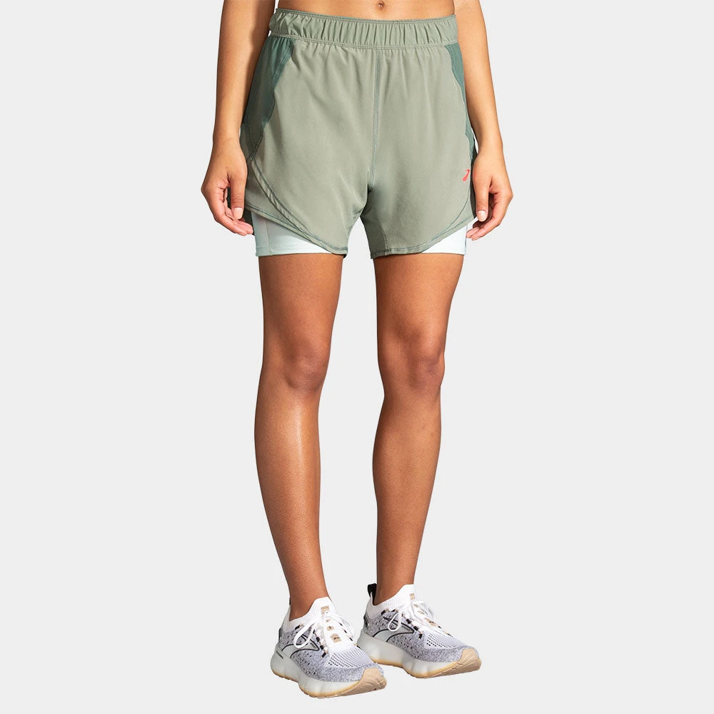 Brooks Chaser 5" 2-in-1 Shorts Women's 5 Brooks Chaser 5" 2-in-1 Shorts Women's - Image 3